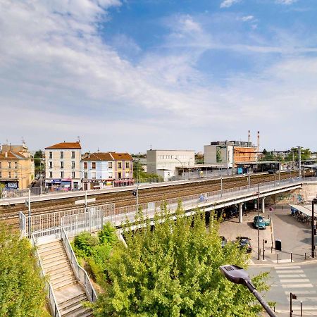 Au Pied De La Gare Aux Portes De Paris Vitry-sur-Seine Kültér fotó